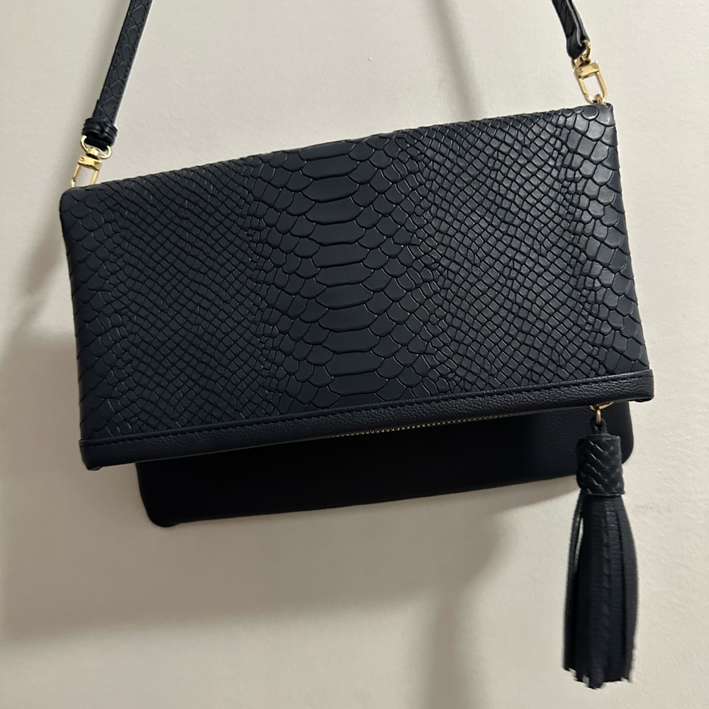 Navy crossbody with removable strap